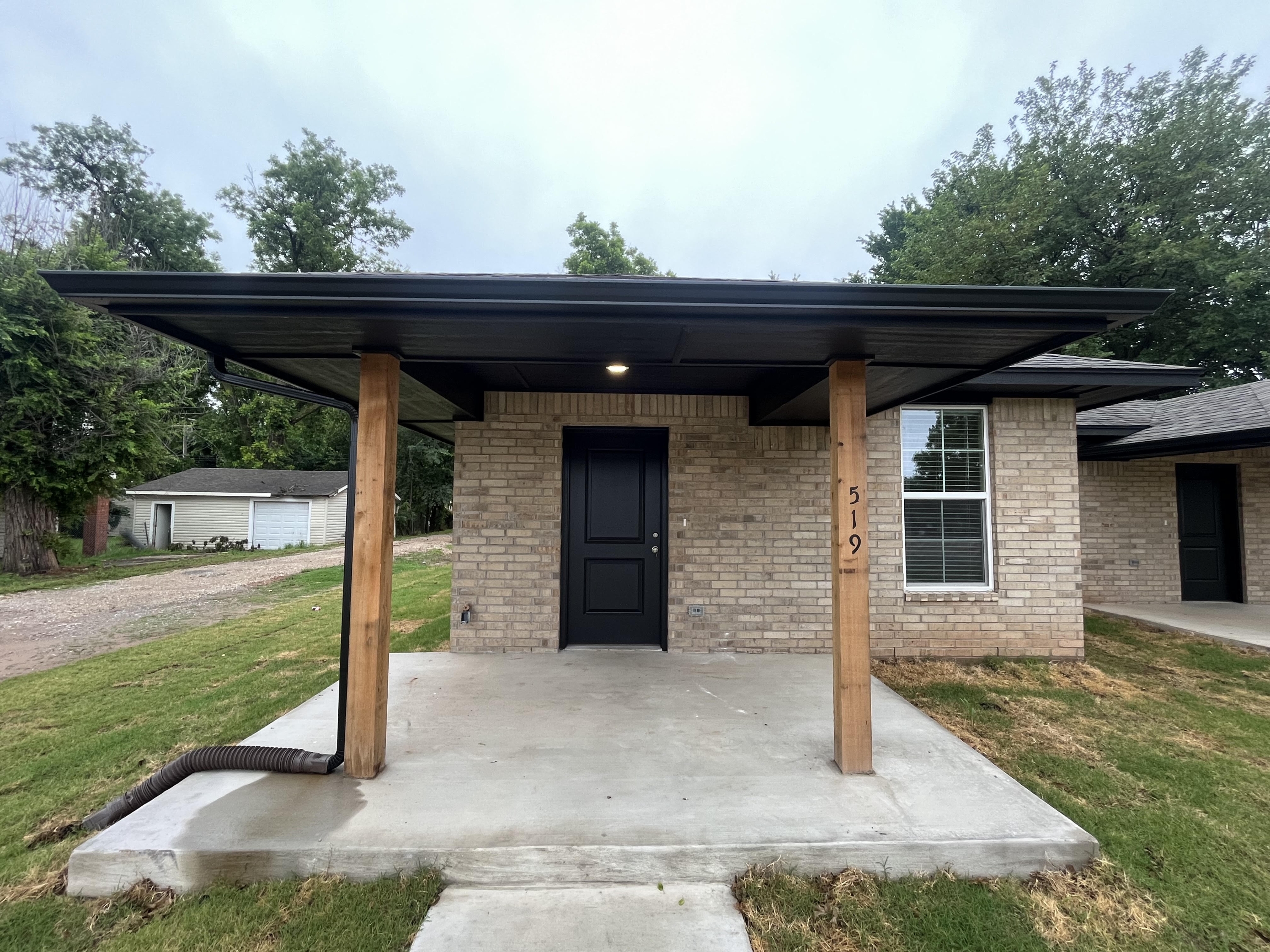 521 West Minnesota Avenue - -