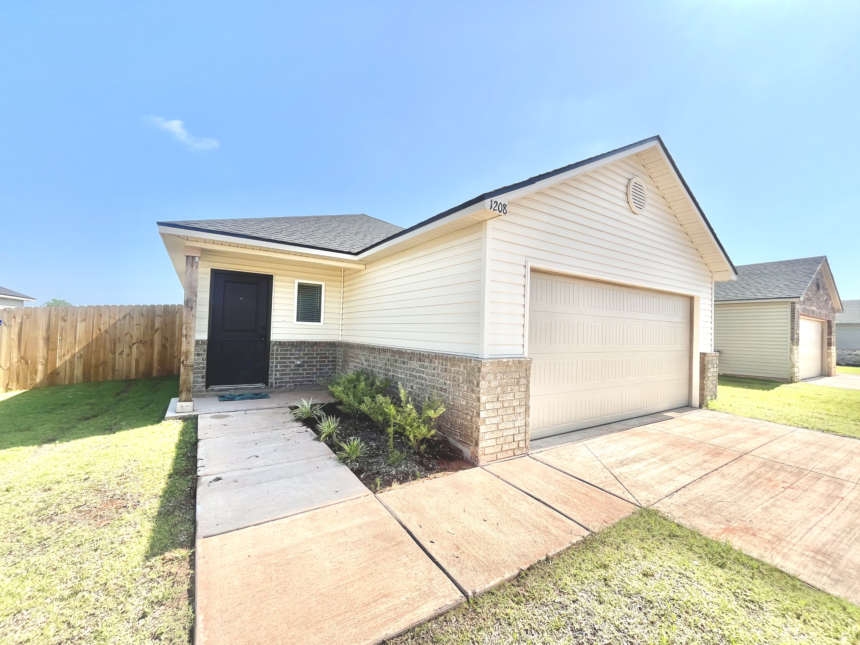 1208 Clydesdale Dr